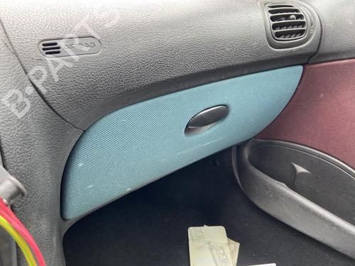 Used Glove box PEUGEOT 206 Hatchback (2A/C) 1.6 16V (109 hp) 27105944