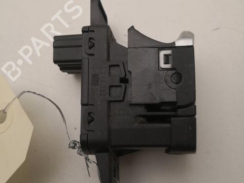 switch-renault-kadjar-ha_-hl_-2015-27115027 main image