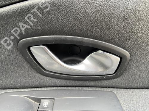 Maneta interior delantera derecha RENAULT MEGANE III Hatchback (BZ0/1_, B3_) 1.5 dCi (BZ09, BZ0D, BZ1W, BZ29, BZ14) (110 hp) 32098329