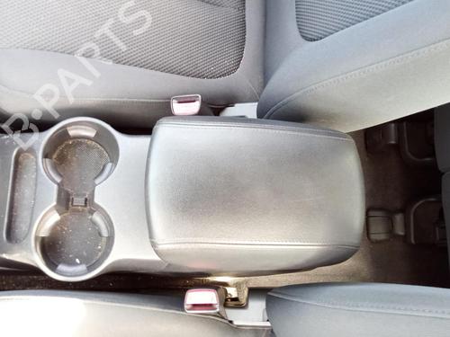 Used Seat buckle KIA CARENS III MPV (UN) 2.0 CRDi 140 (140 hp) 27140673