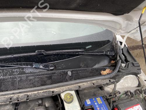 Used Front wiper motor PEUGEOT 308 II (LB_, LP_, LW_, LH_, L3_) 1.6 BlueHDi 120 (120 hp) 31858913