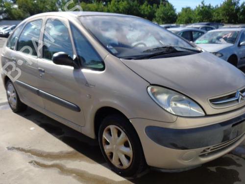 Used Front bumper CITROËN XSARA PICASSO (N68) 2.0 HDi (90 hp) 27121472