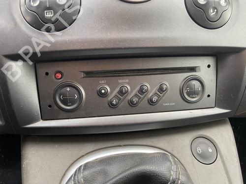 Used Radio RENAULT SCÉNIC II (JM0/1_) 1.9 dCi (JM0G, JM12, JM1G, JM2C) (120 hp) 30359570