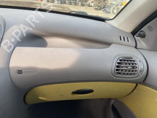 Used Passenger airbag PEUGEOT 206 Hatchback (2A/C) 1.4 i (75 hp) 30299832