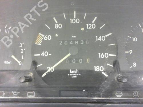 Used Instrument cluster Instrument cluster MERCEDES-BENZ 124 Saloon (W124) 250 D (124.125) (94 hp) 27130266 27130266