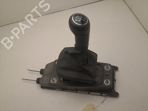Used Gear lever VW POLO IV (9N_, 9A_) 1.9 TDI (101 hp) 27139382