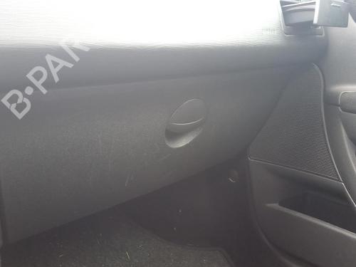Used Glove box CITROËN C4 I (LC_) 1.6 HDi (109 hp) 27133840