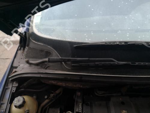 Used Front windshield wiper arm PEUGEOT 307 Break (3E) 1.6 16V (109 hp) 27146969