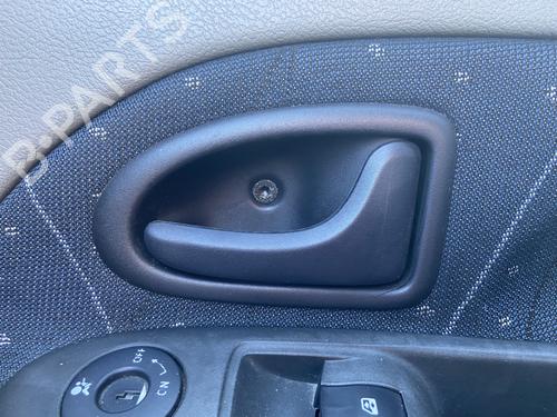 Maniglia interna anteriore destra RENAULT CLIO II (BB_, CB_) 1.4 16V (B/CB0P, BB13) (98 hp) 30938963