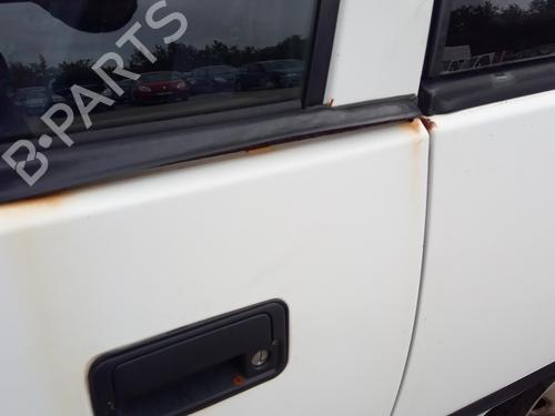 Dør venstre fortil Dør venstre fortil SUZUKI SWIFT II Hatchback (EA, MA) 1.0 i (SF310, AA44) (53 hp) 27136089 27136089