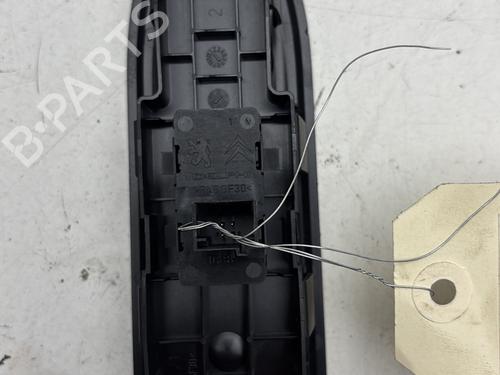 Used Right front window switch Right front window switch PEUGEOT 308 I (4A_, 4C_) 1.6 HDi (90 hp) 33570792 33570792