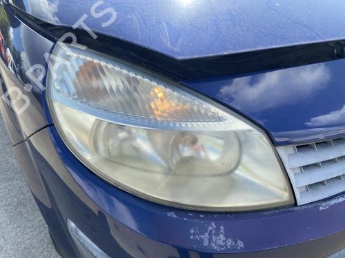 Used Right headlight RENAULT SCÉNIC II (JM0/1_) 1.5 dCi (JM02, JM13) (101 hp) 28522303