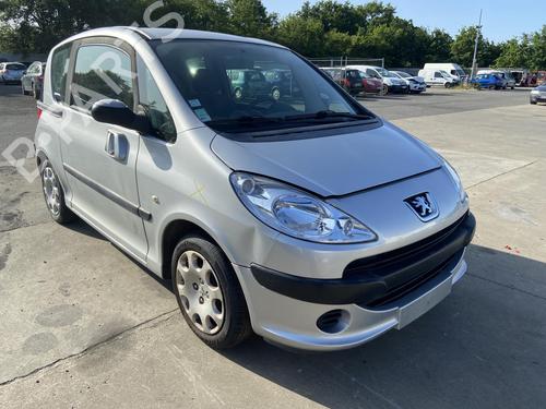 Used Front slam panel PEUGEOT 1007 (KM_) 1.4 (75 hp) 27111726