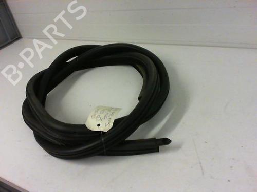 Used Rubber door seal BMW 3 (E46) 318 i (118 hp) 27122339
