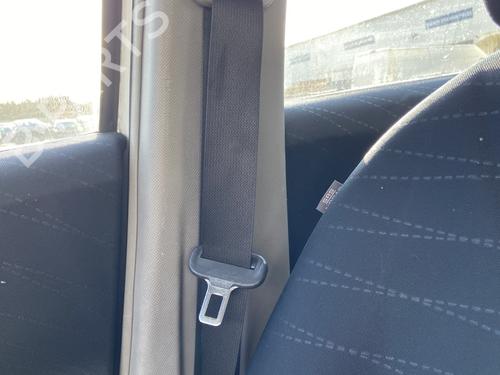 Used Front right seatbelt TOYOTA YARIS (_P9_) 1.4 D-4D (NLP90_, NLP90R) (90 hp) 31953412