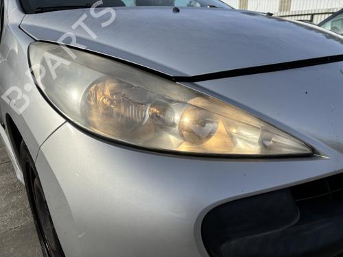Used Right headlight Right headlight PEUGEOT 207 (WA_, WC_) 1.4 HDi (68 hp) 40539418 40539418