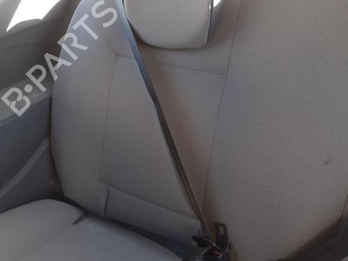 rear-right-seatbelt-renault-twingo-ii-cn0_-2007-27120284 main image
