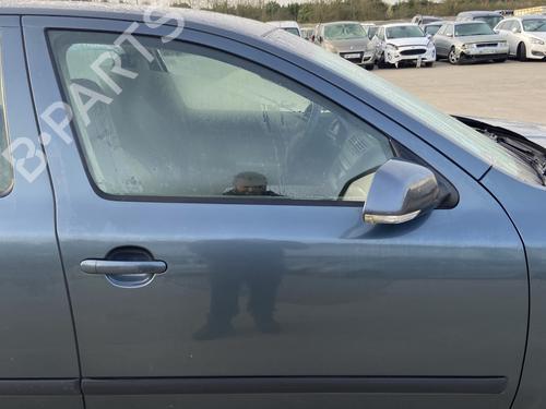 front-right-exterior-door-handle-skoda-octavia-ii-1z3-2004-2005-2006-2007-2008-2009-2010-2011-2012-2013-32746056 main image