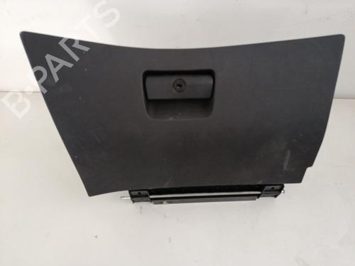 Used Glove box BMW 3 Touring (E46) 320 d (150 hp) 28525690
