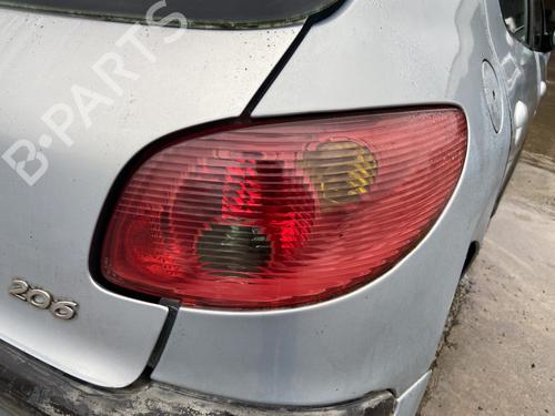 Used Right taillight PEUGEOT 206 Hatchback (2A/C) 1.4 i (75 hp) 31334027