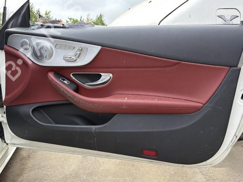 Høyre frontpanel Høyre frontpanel MERCEDES-BENZ C-CLASS Coupe (C205) C 250 d (205.308) (204 hp) 33960848 33960848