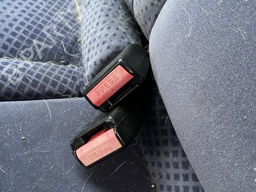 Sikkerhetsbelte-spenne PEUGEOT 206 Hatchback (2A/C) 1.4 i (75 hp) 31334049