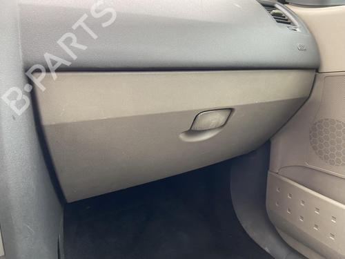 Used Glove box RENAULT MEGANE II (BM0/1_, CM0/1_) 1.9 dCi (BM0G, CM0G) (120 hp) 27105484
