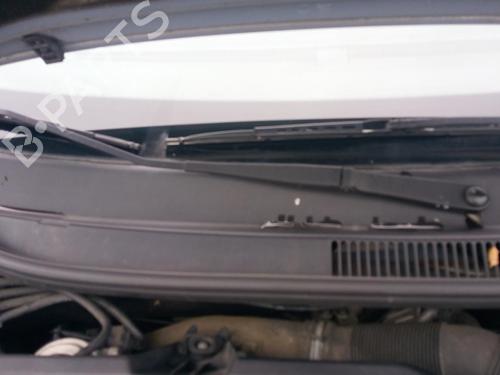 Used Front windshield wiper arm SEAT IBIZA III (6L1) 1.9 TDI (100 hp) 27127697