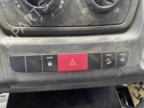 advarselskontakt-peugeot-boxer-van-2006-33038663 main image