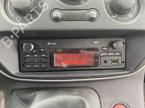 Used Radio RENAULT KANGOO Express (FW0/1_) 1.5 dCi 90 (FW0G, FW05, FW08, FW11) (90 hp) 31998781