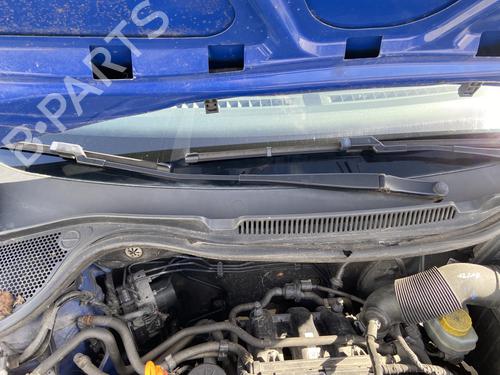 Used Front windshield wiper arm Front windshield wiper arm VW POLO V (6R1, 6C1) 1.2 (70 hp) 33022831 33022831
