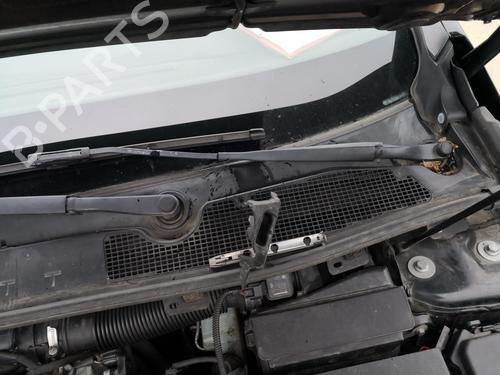 Used Front wiper motor RENAULT MEGANE III Grandtour (KZ0/1) 1.5 dCi (KZ09, KZ0D, KZ1G, KZ29, KZ14, KZ1W, KZ10, KZ1F,... (110 hp) 27131517