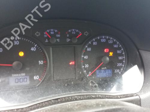 Kombinert Instrument VW POLO IV (9N_, 9A_) 1.4 TDI (70 hp) 27111457