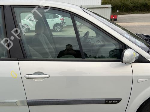 Used Right front door RENAULT SCÉNIC II (JM0/1_) 1.6 (JM0C, JM0J, JM1B) (113 hp) 29476638