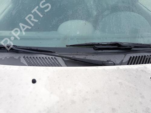 Used Front windshield wiper arm RENAULT CLIO II Hatchback Van (SB0/1/2_) 1.9 D (SB0R) (54 hp) 27109341