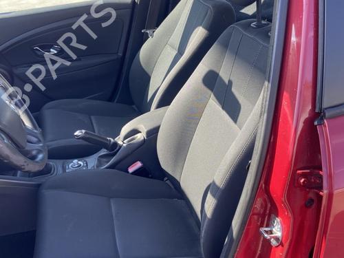 front-right-seatbelt-renault-megane-iii-hatchback-bz01_-b3_-2008-33570291 main image