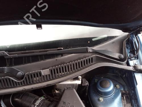 Used Front windshield wiper arm VW POLO (9N_, 9A_) 1.4 TDI (70 hp) 27136596