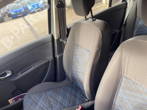 Used Right front seat RENAULT CLIO III (BR0/1, CR0/1) 1.5 dCi (BR17, CR17) (86 hp) 29117871