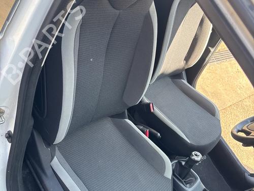 Used Right front seat Right front seat 37703911 37703911