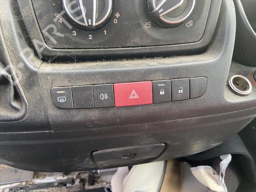 Warnblinkschalter für FIAT DUCATO Van (250_) 160 Multijet 3,0 D (158 hp) 31661063