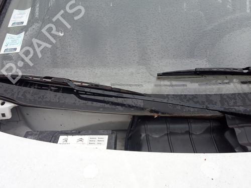Used Front windshield wiper arm OPEL CORSA B (S93) 1.7 D (F08, F68, M68) (60 hp) 27110040