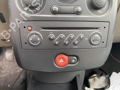Radio RENAULT CLIO III (BR0/1, CR0/1) 1.5 dCi (BR17, CR17) | BP28823672E6 