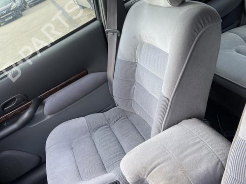 Used Right front seat RENAULT SAFRANE II (B54_) 2.2 dT (B54G) (113 hp) 29483337