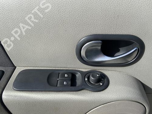 Used Front left interior door handle RENAULT MODUS / GRAND MODUS (F/JP0_) 1.5 dCi (FP0D, JP0D) (82 hp) 33044744