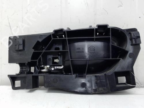 Used Front right interior door handle Front right interior door handle PEUGEOT 208 I (CA_, CC_) 1.6 HDi / BlueHDi 75 (75 hp) 27118824 27118824
