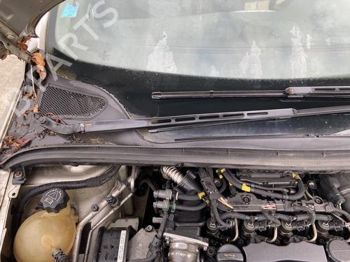 Used Front windshield wiper arm PEUGEOT 307 Break (3E) 1.6 HDi 110 (109 hp) 32387032