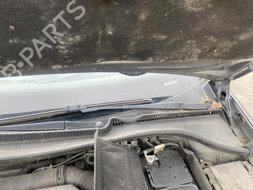 Used Front windshield wiper arm VW GOLF V (1K1) 2.0 TDI (170 hp) 27110538