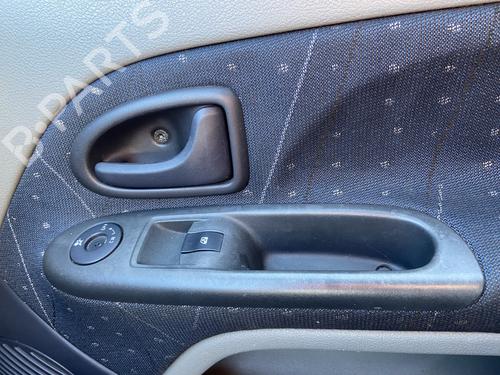Used Right front window switch Right front window switch RENAULT CLIO II (BB_, CB_) 1.4 16V (B/CB0P, BB13) (98 hp) 38926103 38926103