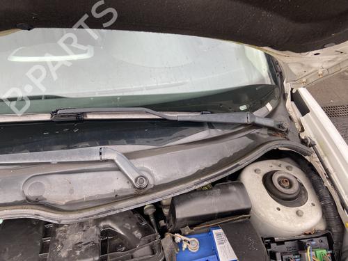 Vindspejlsviskerarm PEUGEOT 206+ (2L_, 2M_) 1.4 HDi eco 70 (68 hp) 31654741