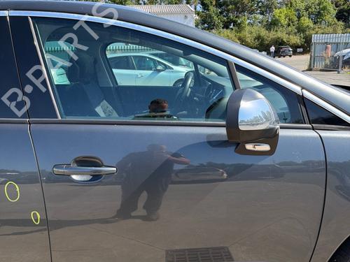 Used Front right door window Front right door window 37529257 37529257